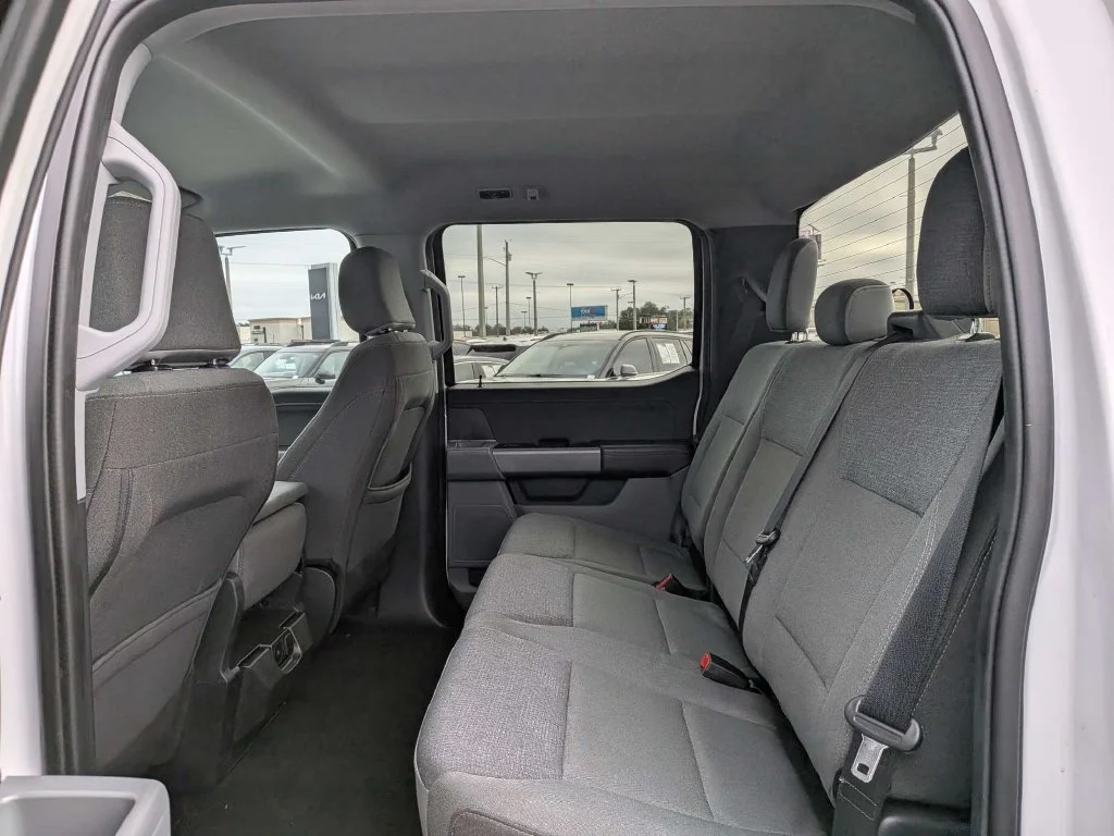 Certified Used 2025 Oxford White Ford XLT image 13