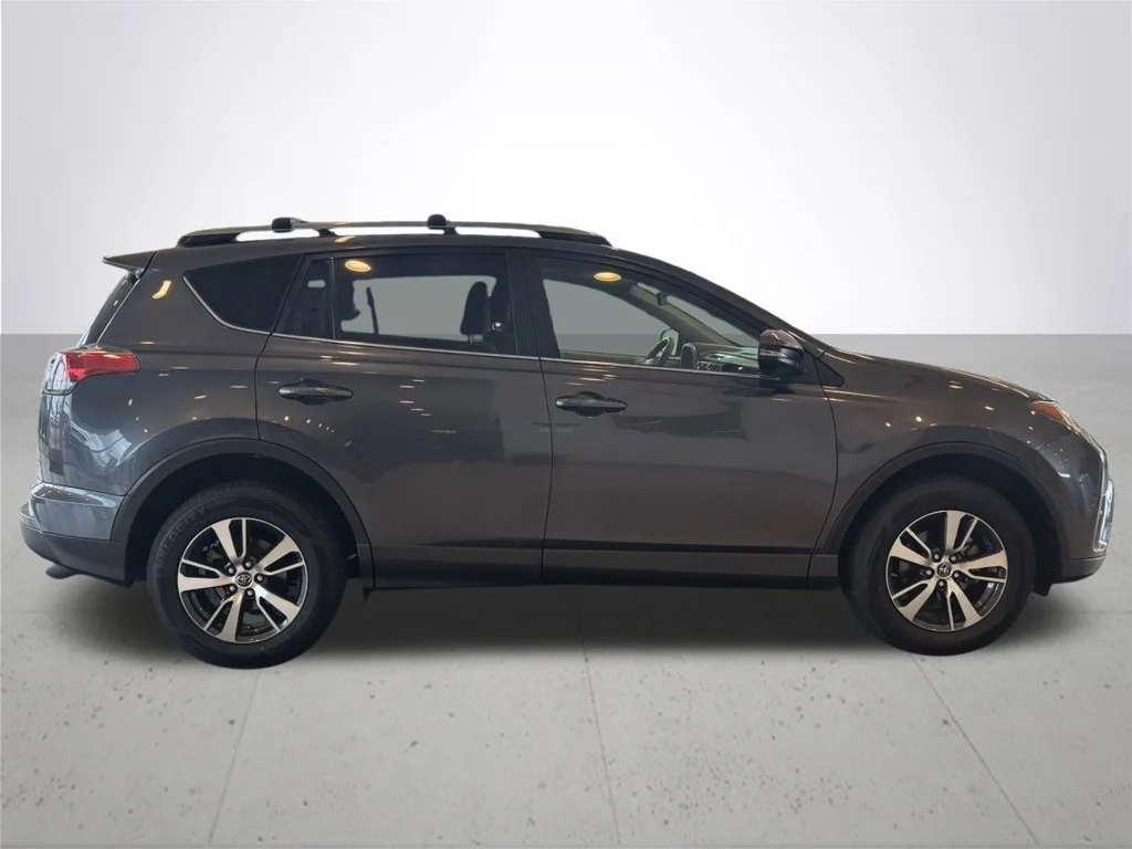 Used 2017 Gray Toyota XLE image 6