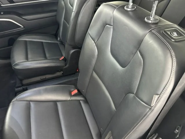 Used 2025 White Kia S image 26
