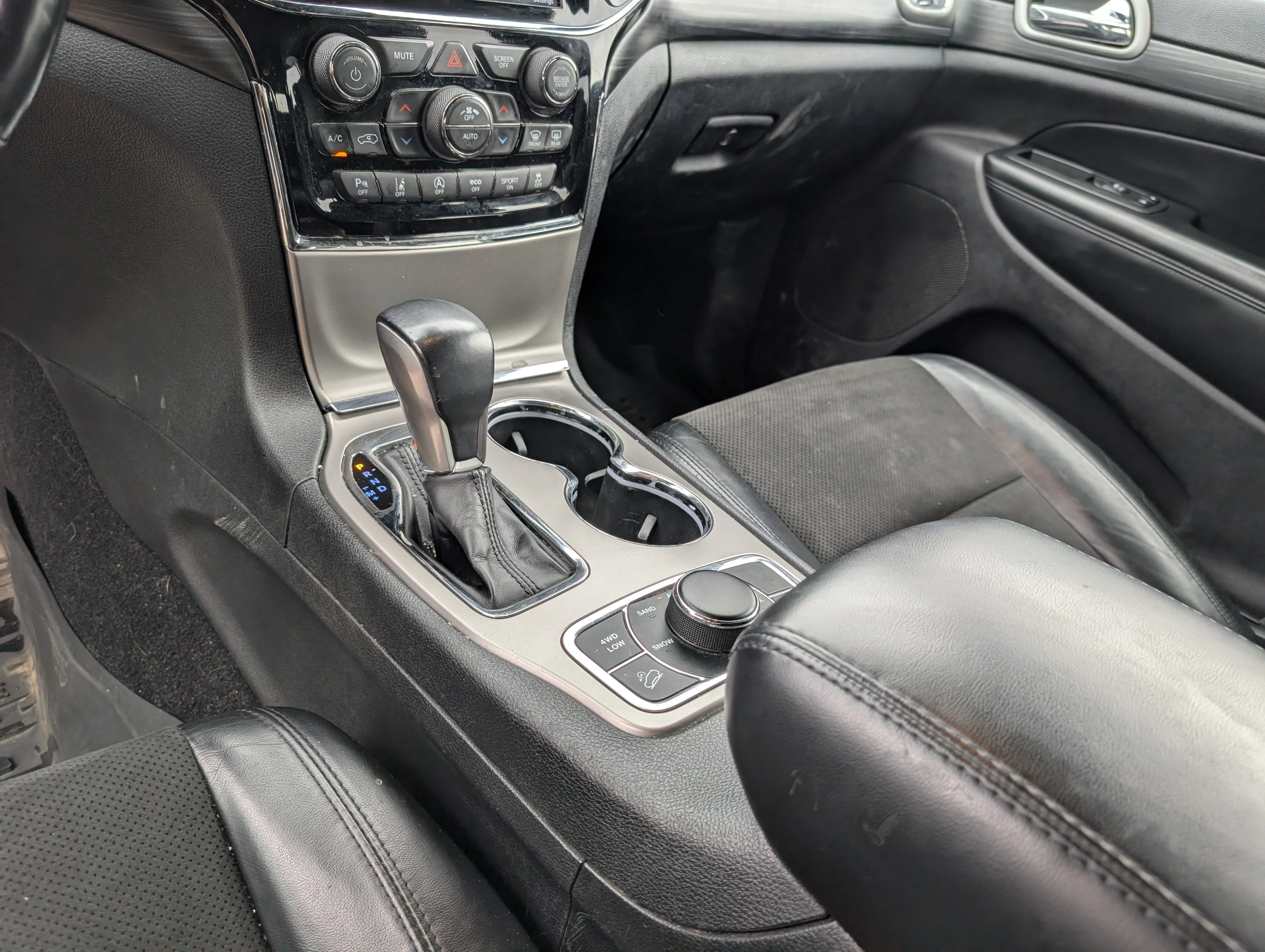 Used 2021 Bright White Jeep Altitude image 28