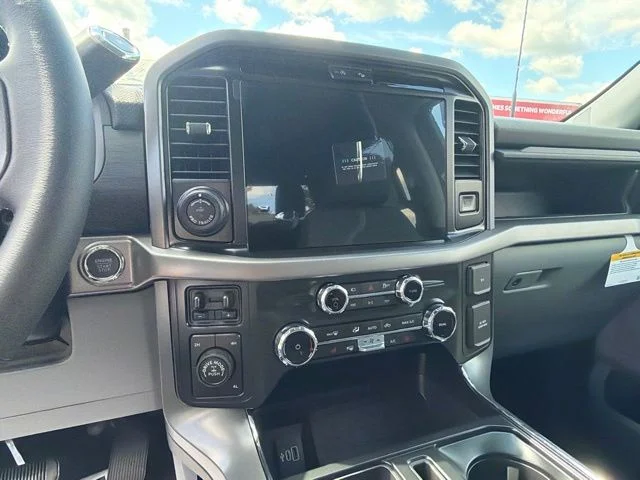 New 2026 Agate Black Metallic Ford XLT image 90