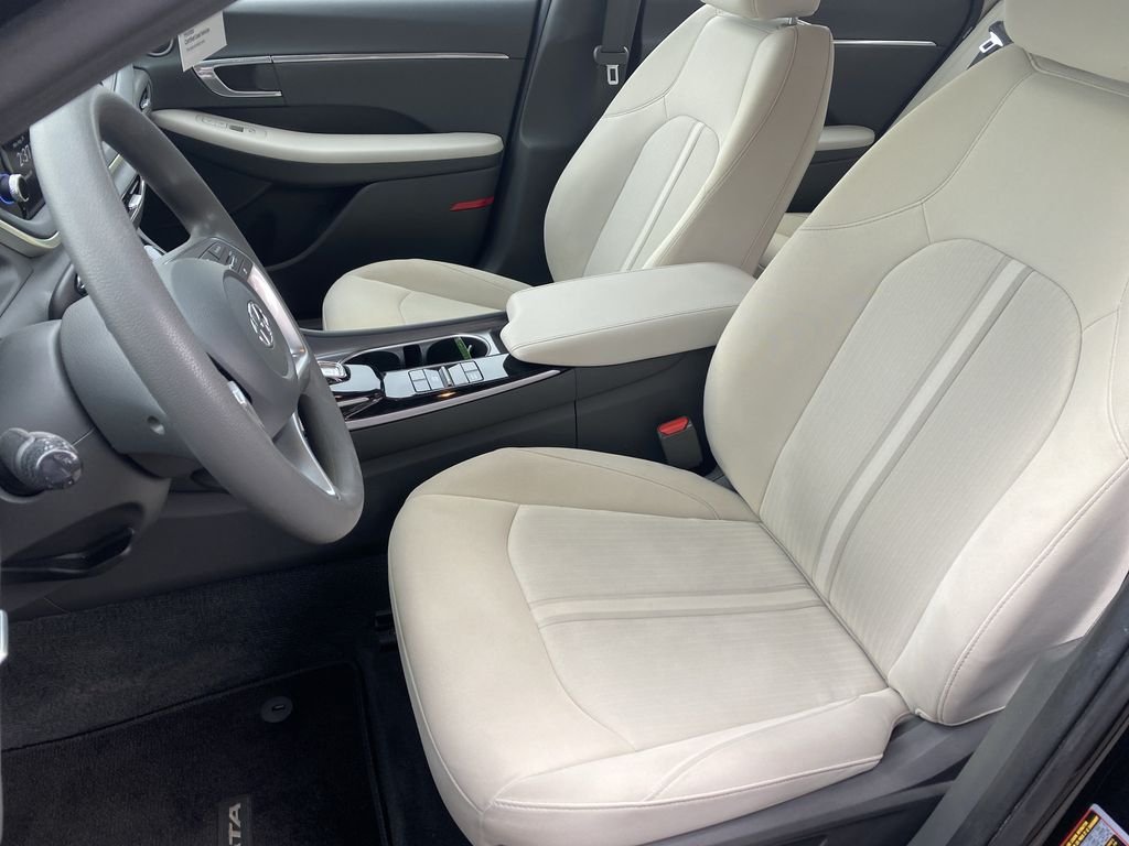 Used 2023 Onyx Black Hyundai SEL image 11