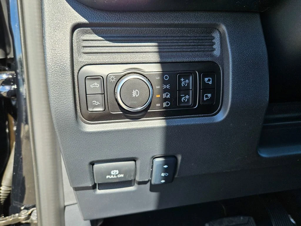 2026 Ford F-350 Super Duty Platinum - Photo 17