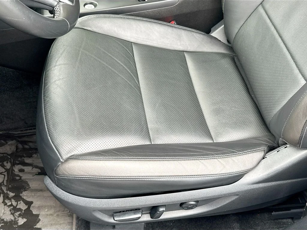Certified Used 2023 Black INFINITI LUXE image 20