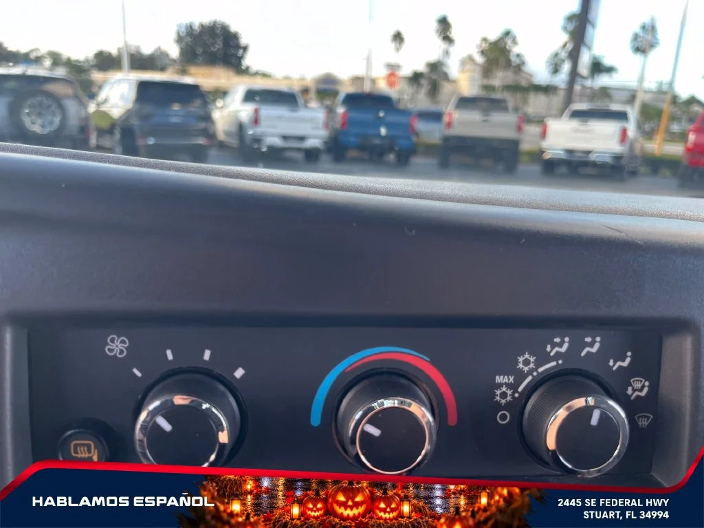 Used 2025 Summit White GMC Work Van image 17
