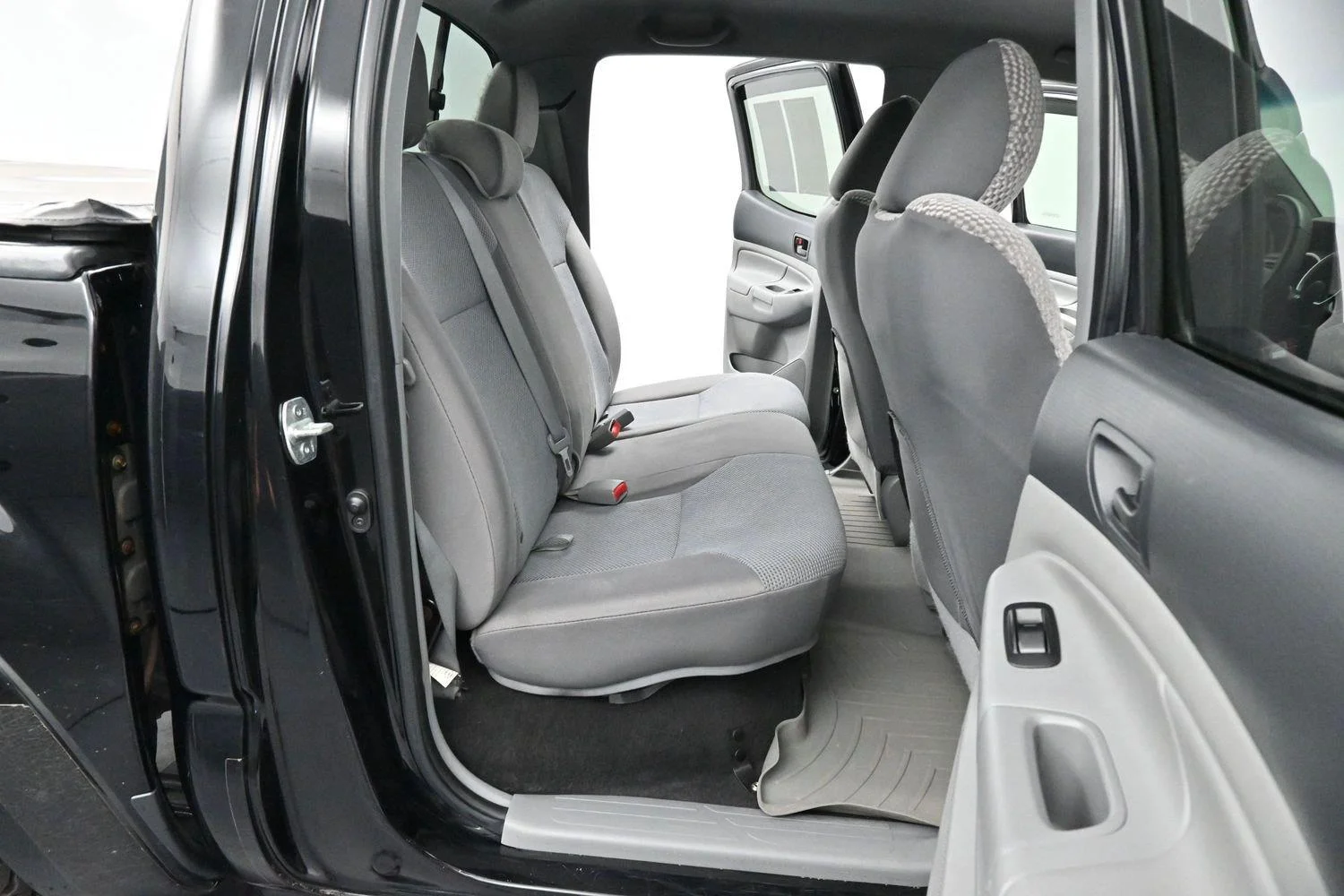 Used 2014 Black Toyota 4WD Double Cab V6 MT (Natl) image 28