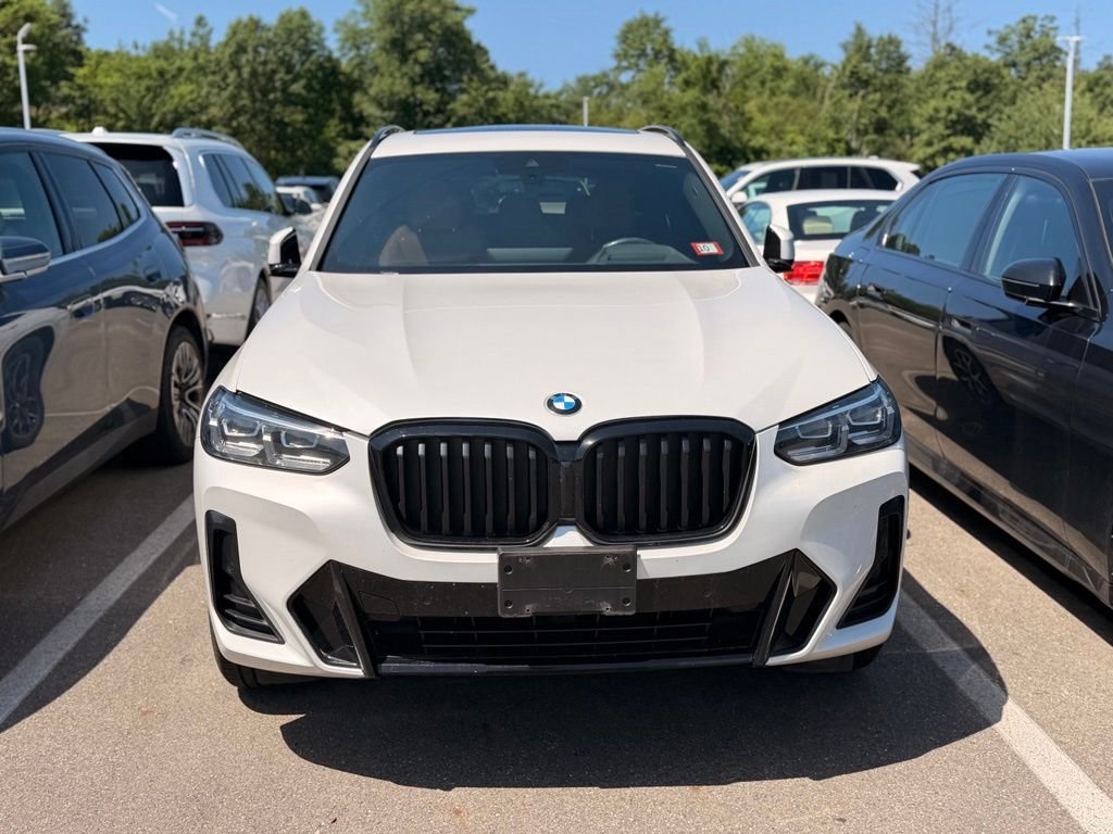 Used 2023 Mineral White Metallic BMW xDrive30i image 2