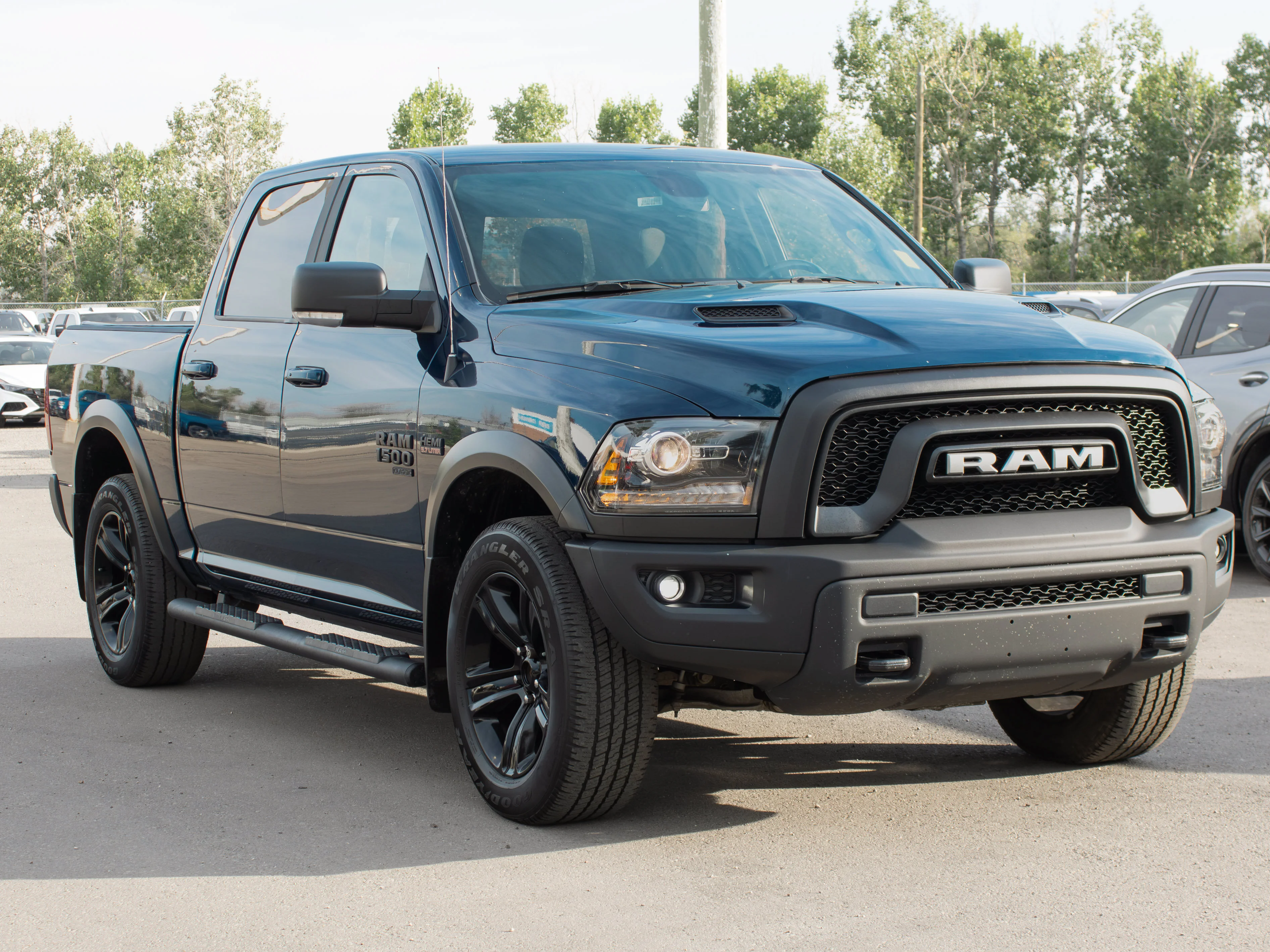 Used 2022 Blue RAM Warlock* | 5.7L HEMI V8 | Heated Seats & Steering Wheel | 8.4 Uconnect | Remote Start | image 9