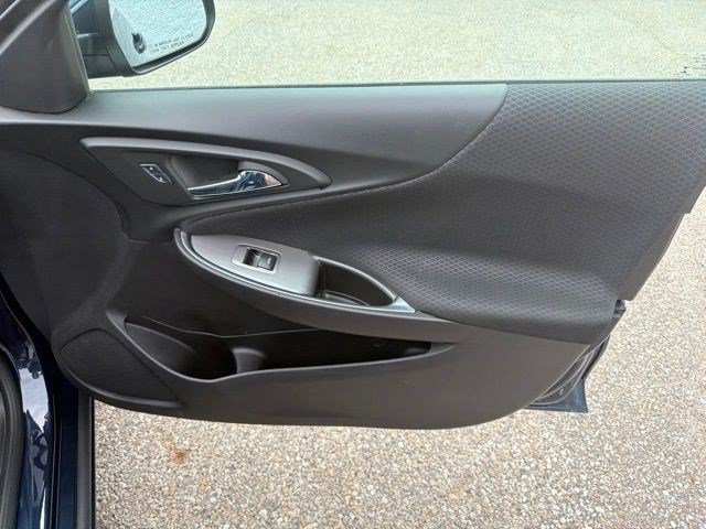 Used 2017 Blue Velvet Metallic Chevrolet LT image 19
