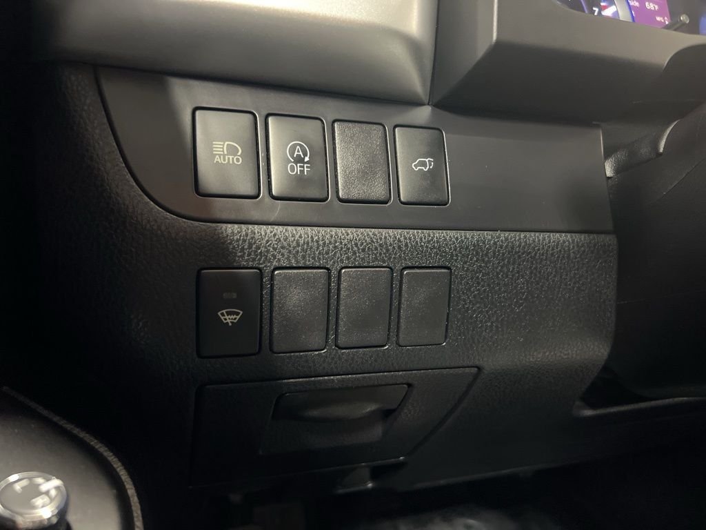 Used 2019 Gray Toyota XLE image 33