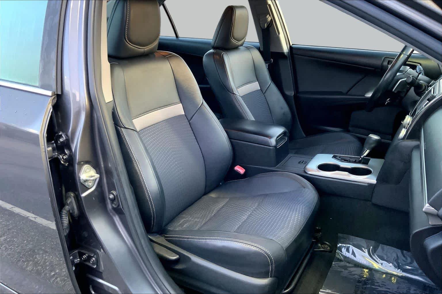 Used 2014 Magnetic Gray Metallic Toyota SE image 7