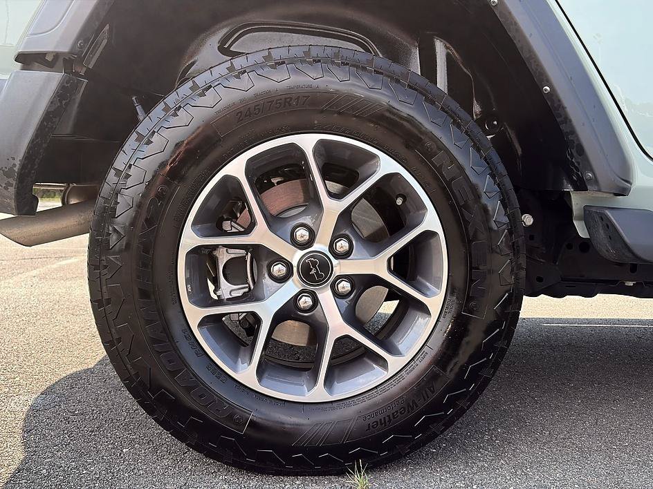 Used 2024 Earl Clearcoat Jeep Sport S image 11