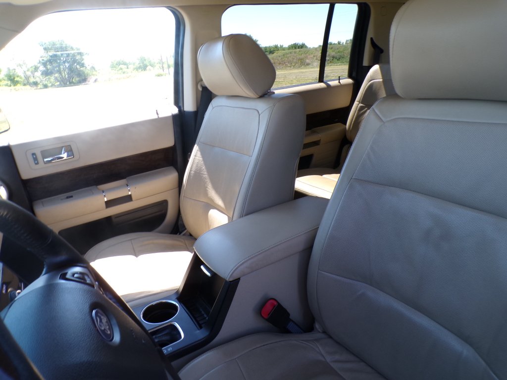 Used 2016 Too Good To Be Blue Metallic Ford Limited image 27