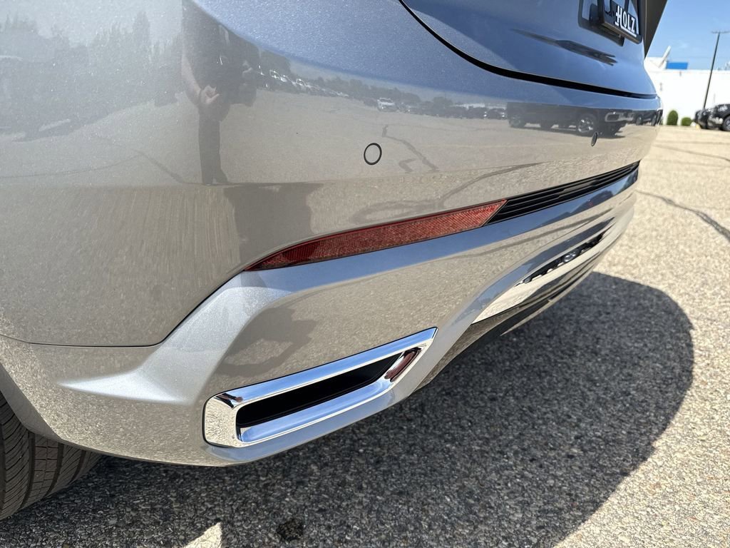 Certified Used 2025 Moonstone Gray Metallic Buick Avenir image 6