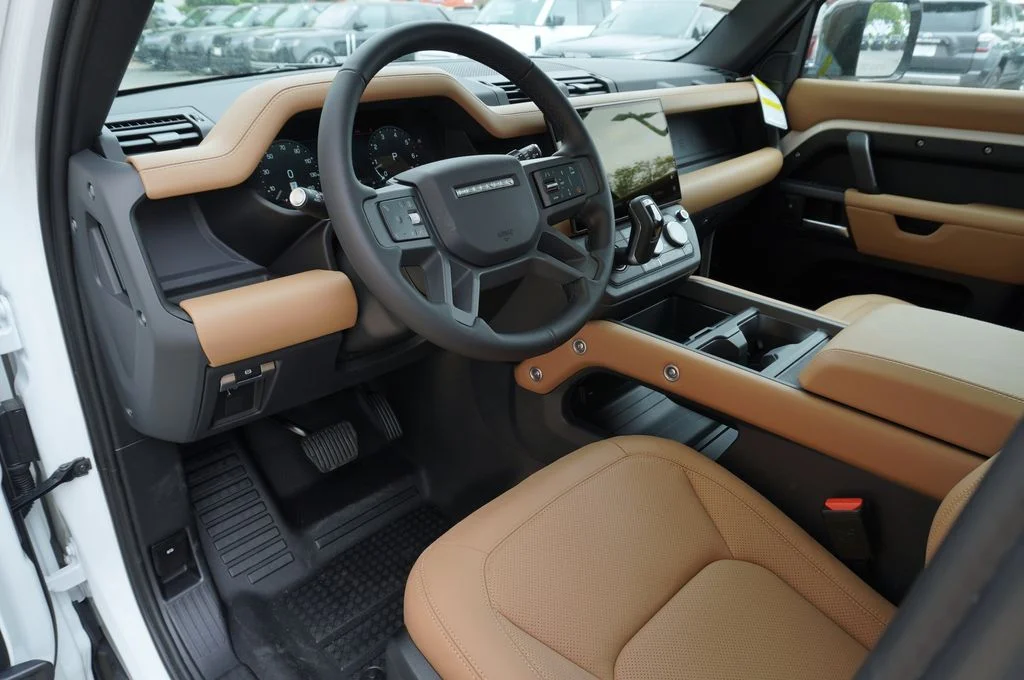 New 2026 Fuji White Land Rover S image 13