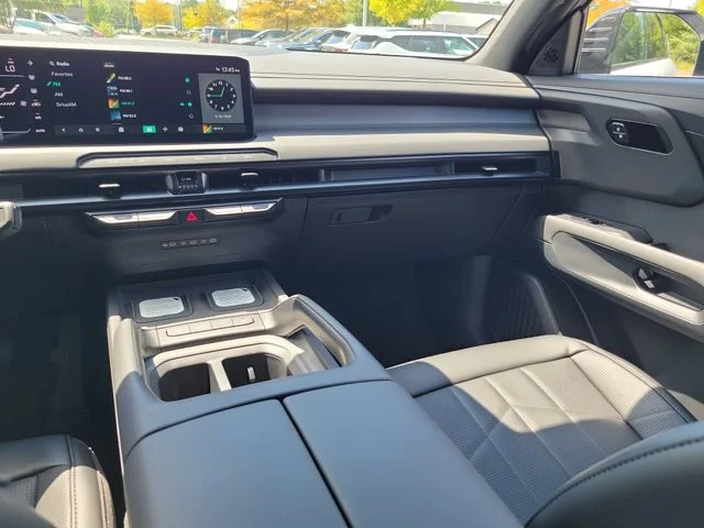 New 2027 Glacial White Pearl Kia X-Line EX image 11