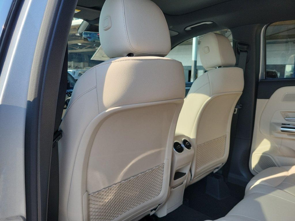 New 2026 Cirrus Silver Metallic Mercedes-Benz GLA 250 image 11