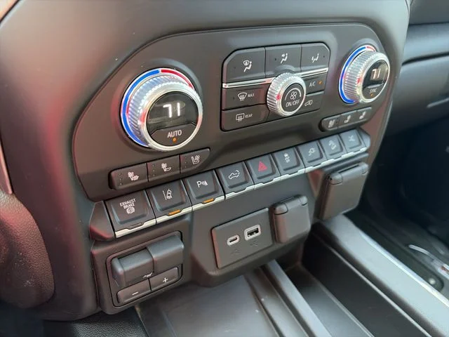 Used 2023 White GMC Denali image 22
