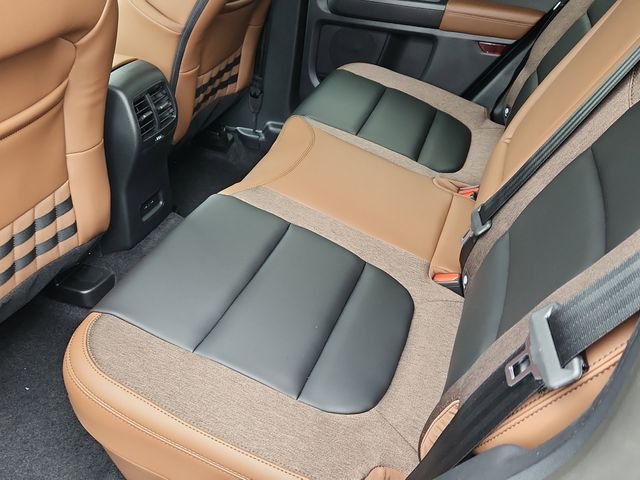 New 2026 Azure Gray Metallic Tri-Coat Ford Outer Banks® image 10