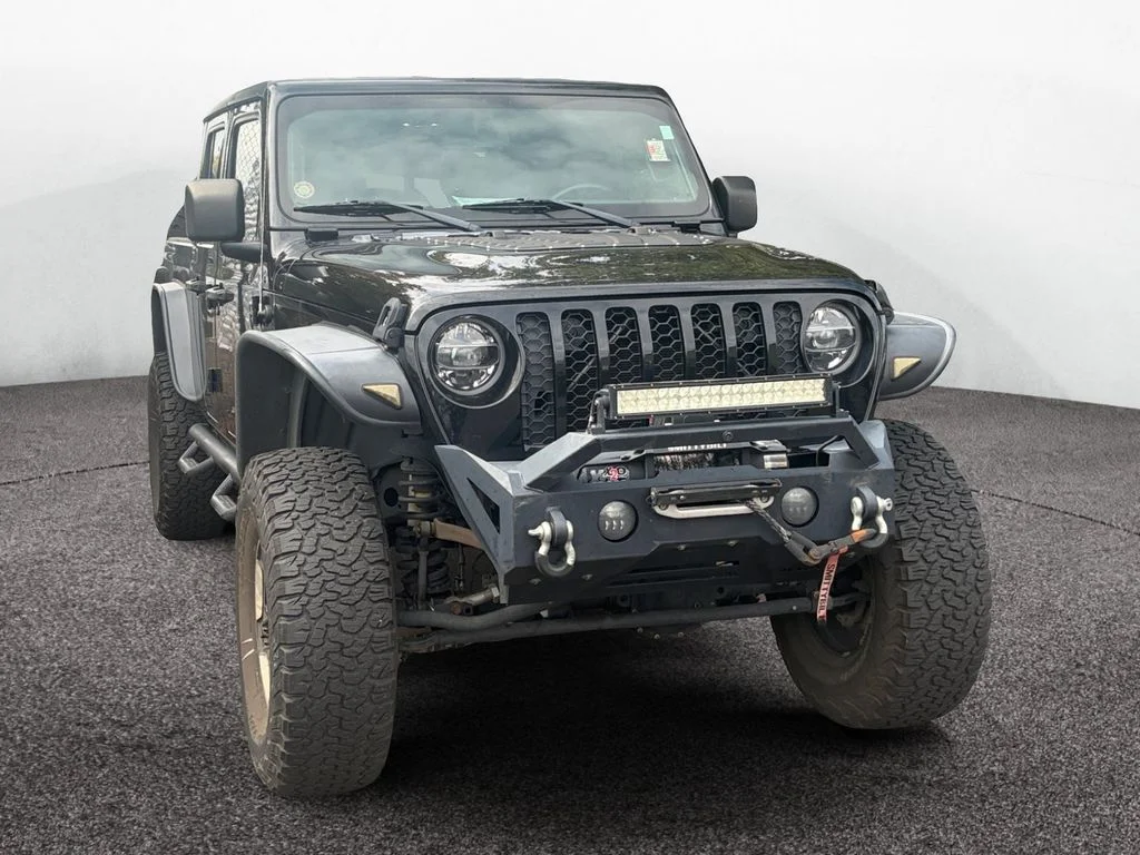 Used 2020 Black Jeep Sport image 5