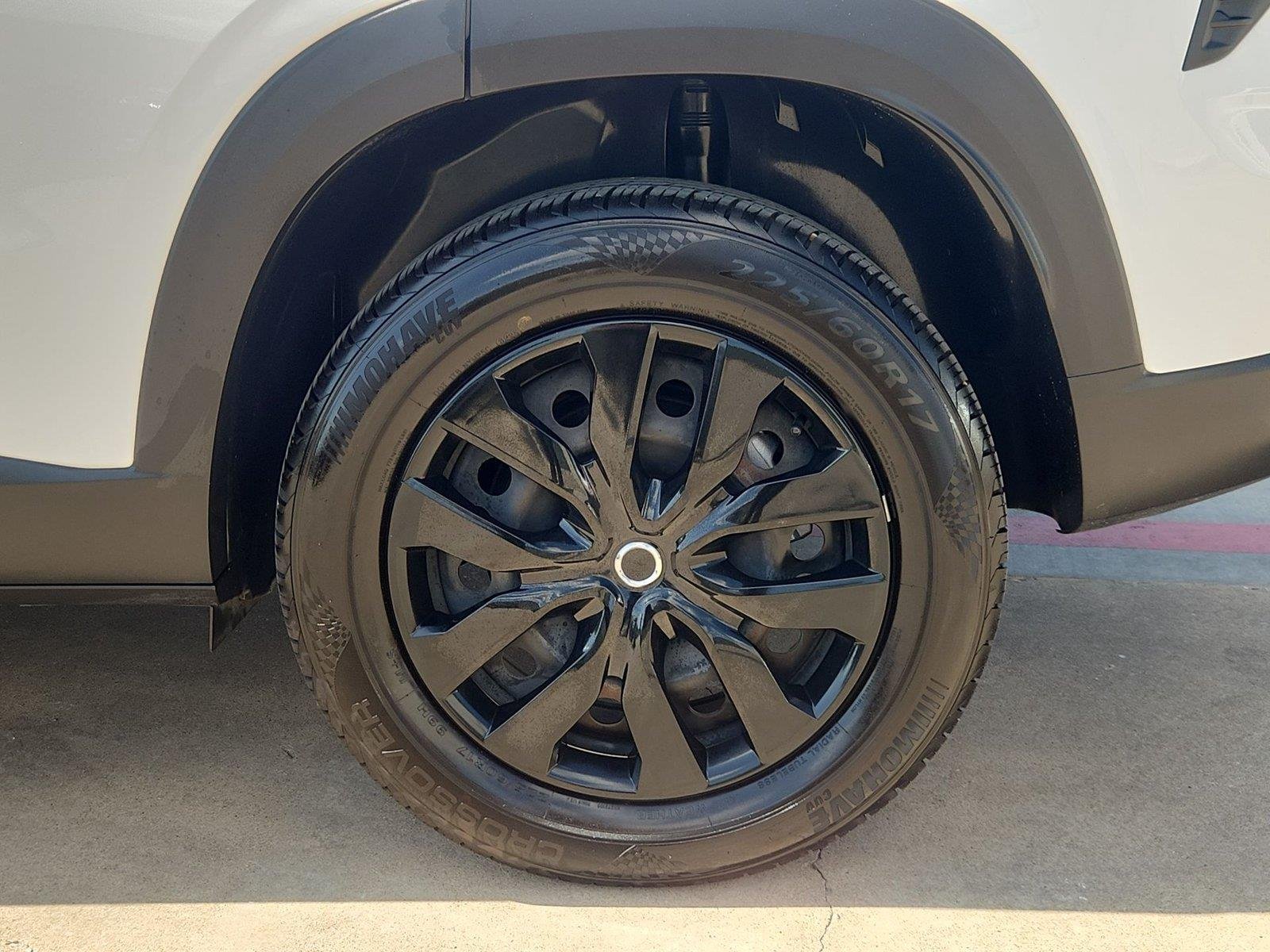 Used 2025 Summit White Chevrolet LS image 29
