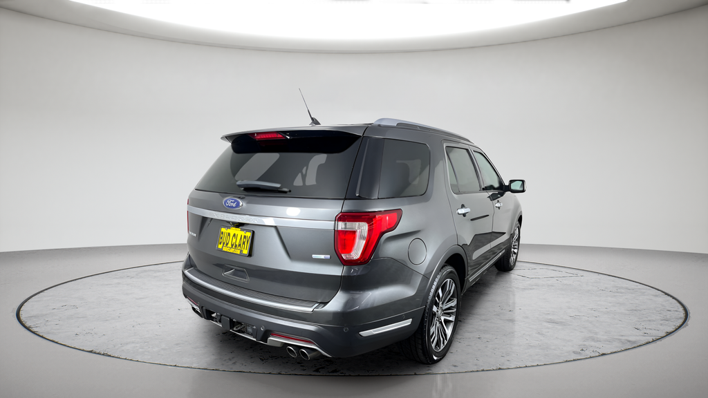 Used 2018 Magnetic Ford Platinum image 3