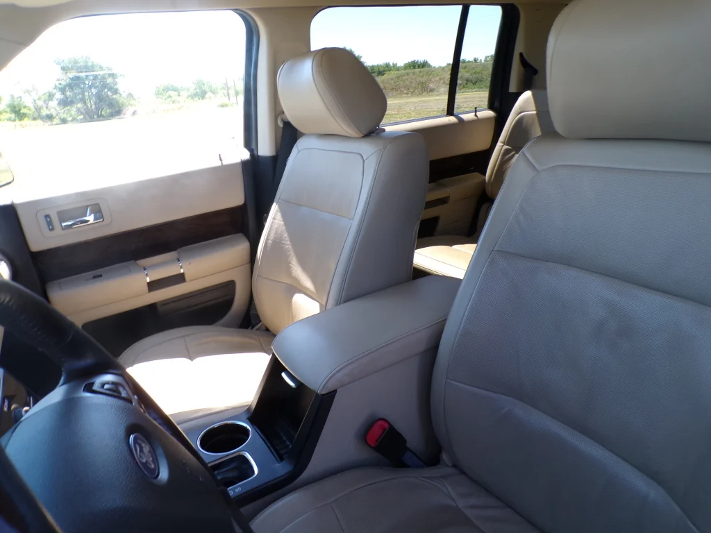 Used 2016 Too Good To Be Blue Metallic Ford Limited image 27