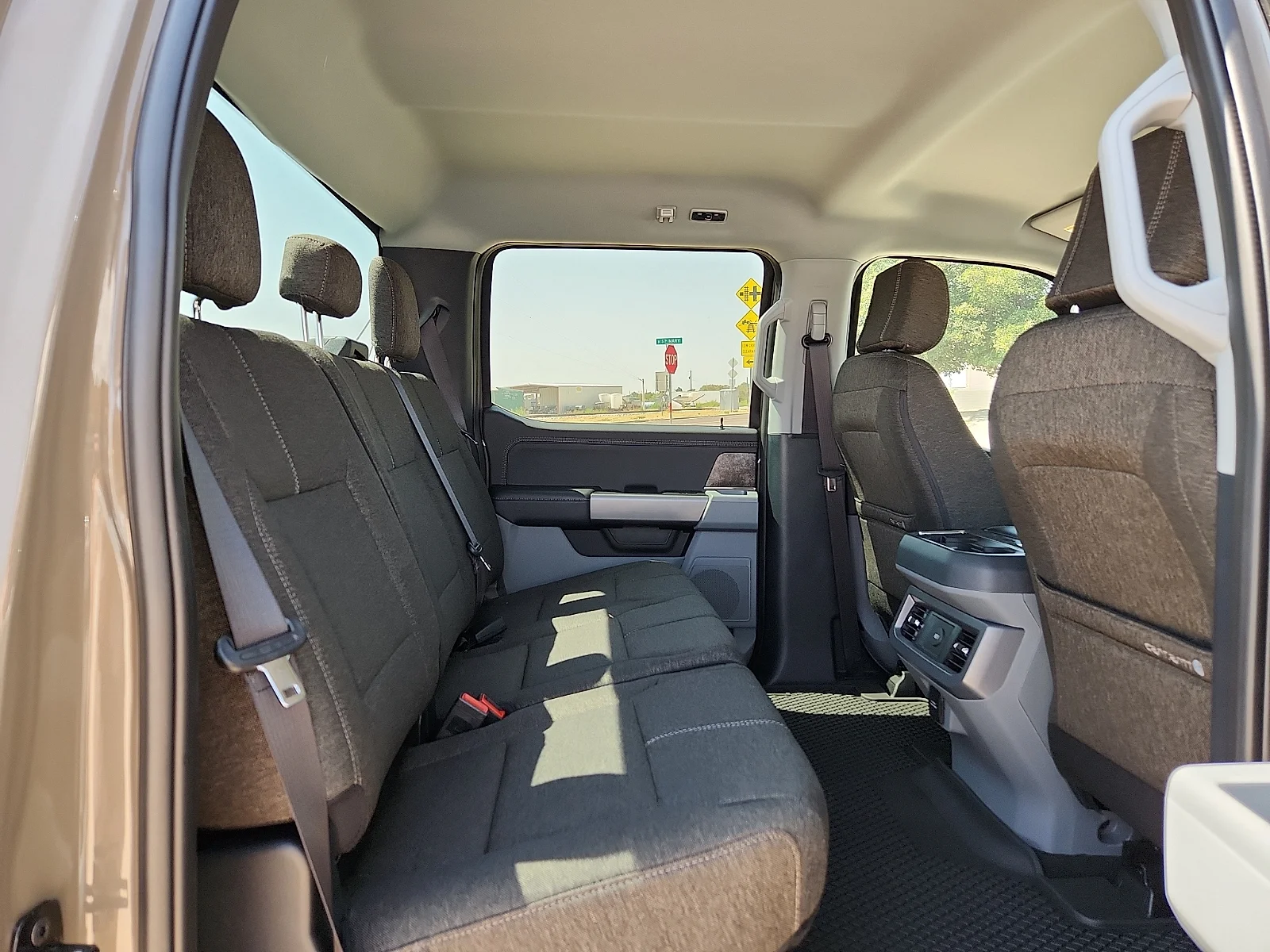 New 2027 Marsh Gray Metallic Ford XLT image 19