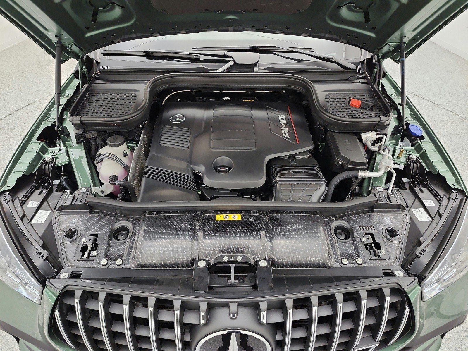 New 2026 MANUFAKTUR Ireland Mid Green Metallic Mercedes-Benz AMG® GLE 53 4MATIC+ Coupe image 12