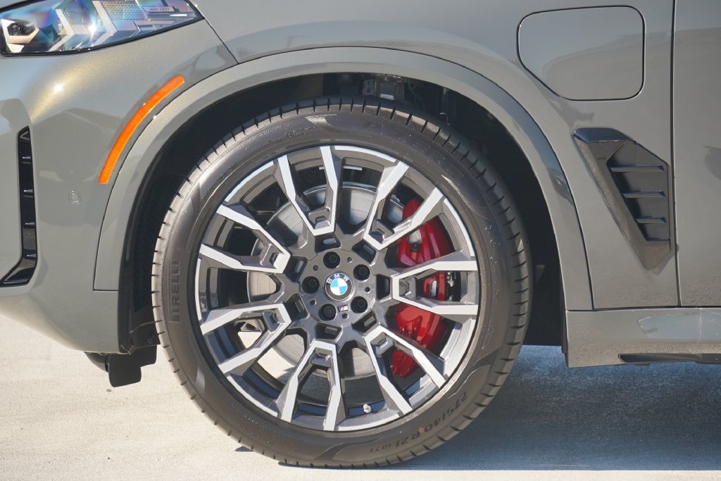 Used 2026 Dravit Gray Metallic BMW xDrive50e image 5