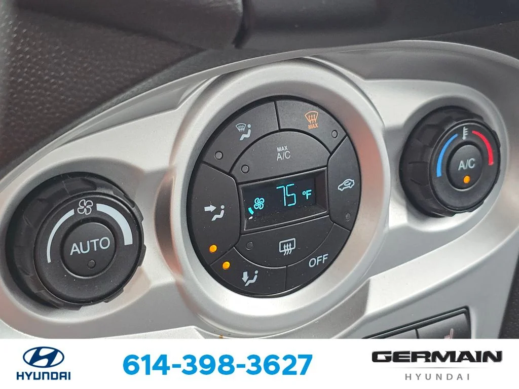Used 2019 Gray Ford SE image 33