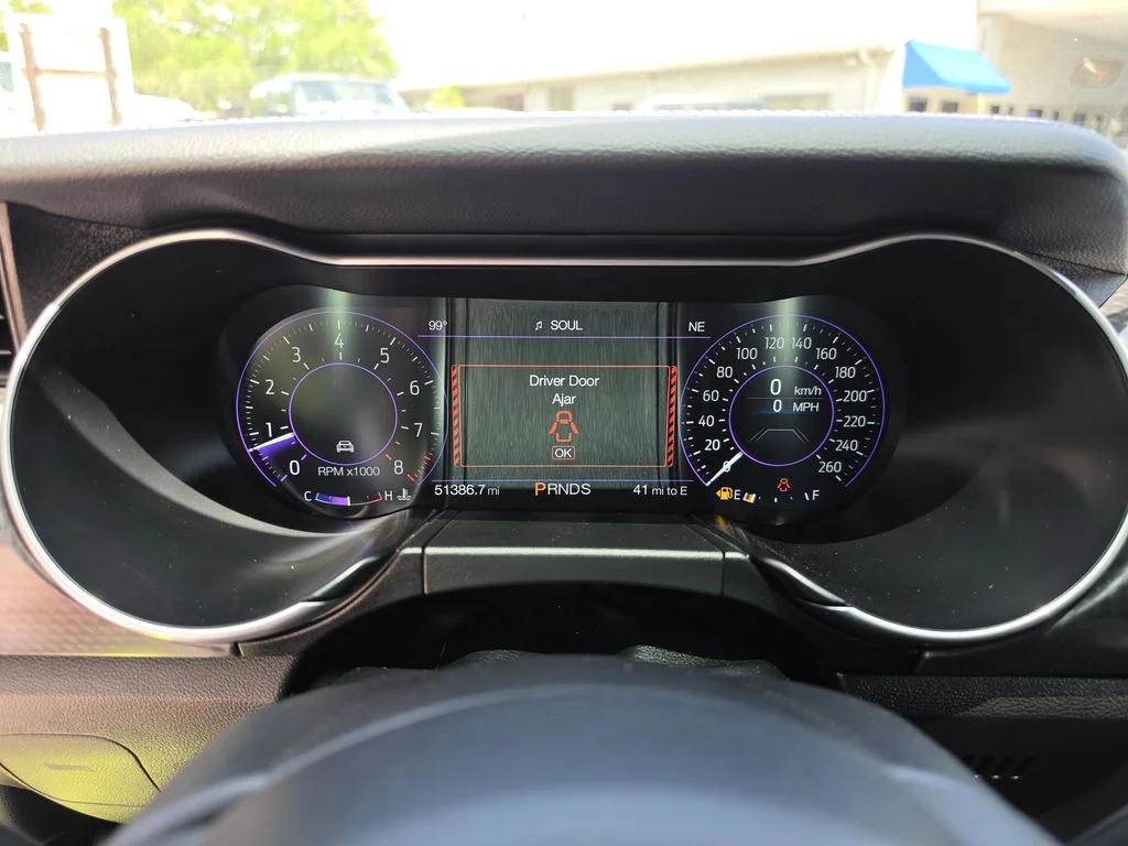 Used 2020  Ford GT Premium image 30