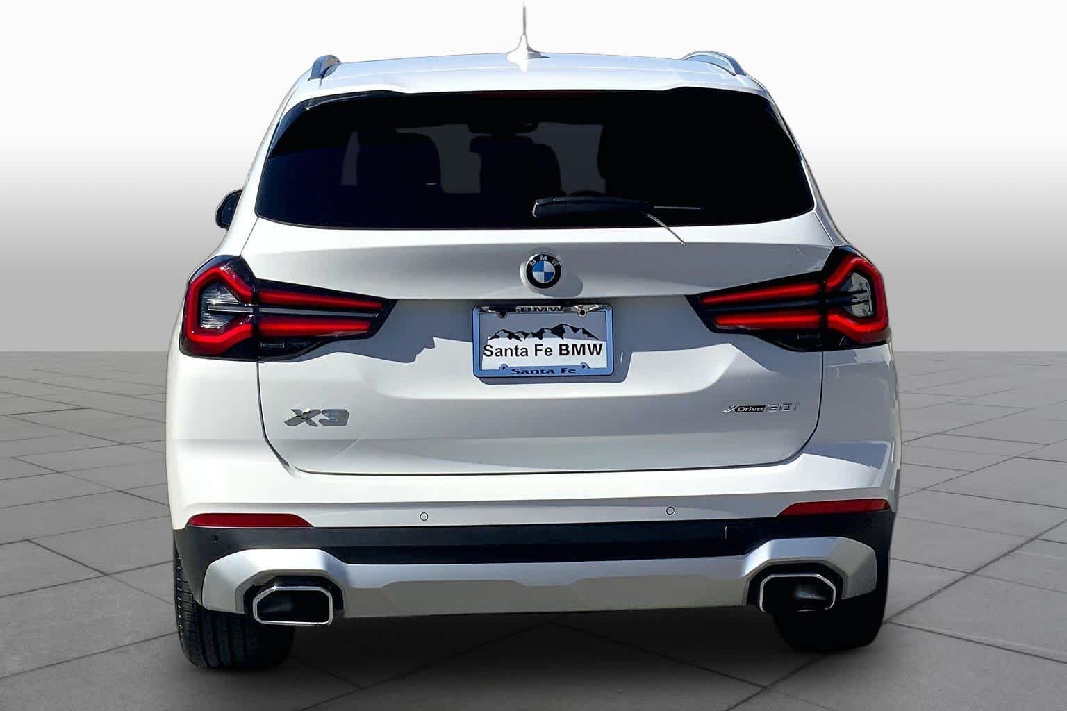 Used 2024 Alpine White BMW xDrive30i image 4