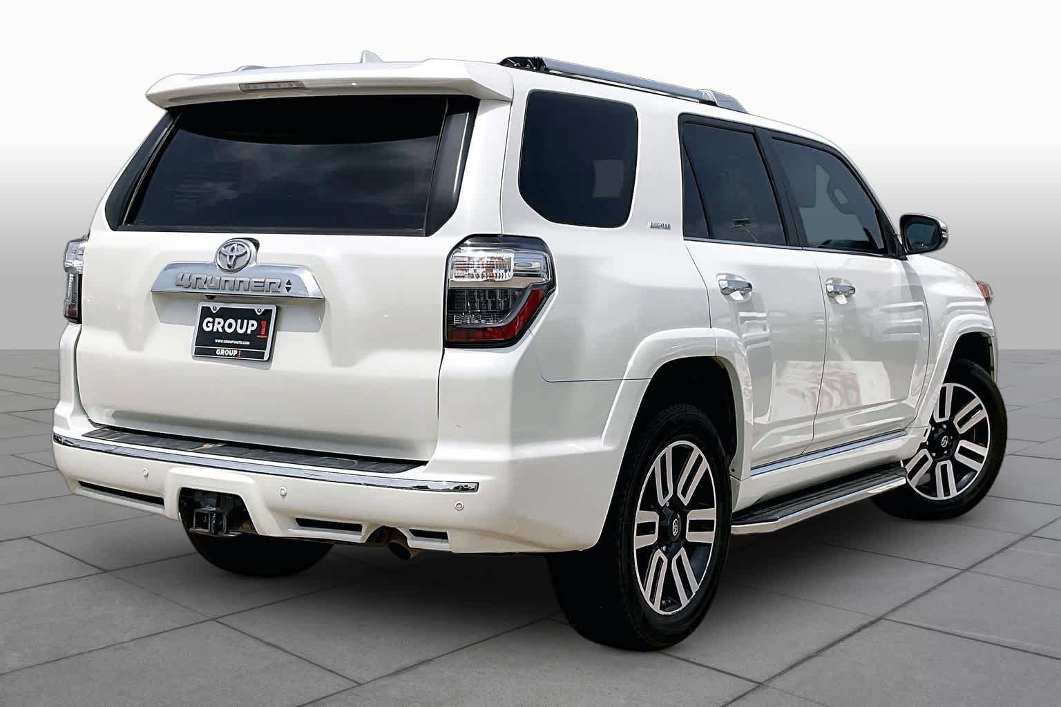 Used 2016 Blizzard Pearl Toyota Limited image 12