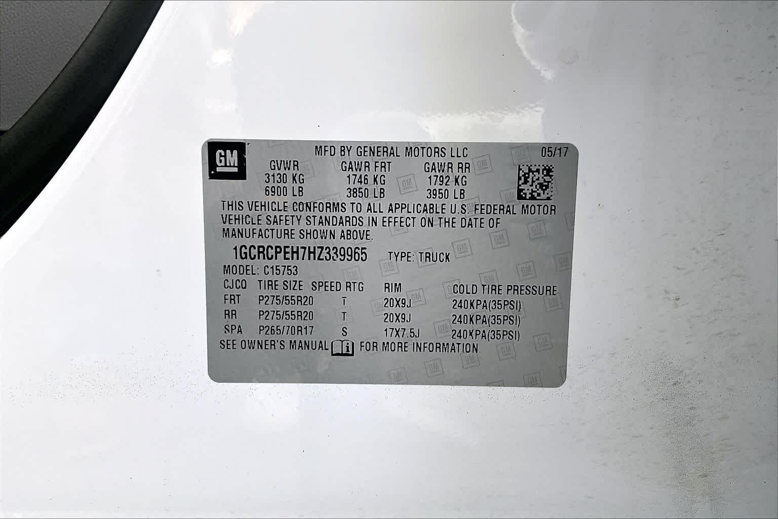 Used 2017 Summit White Chevrolet Custom image 34
