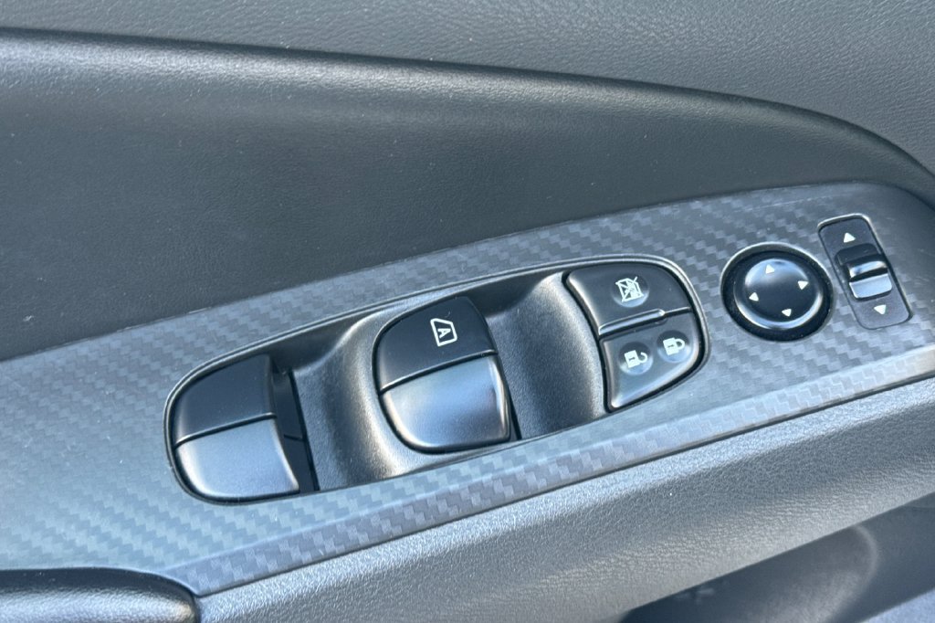 Used 2024 Silver Nissan 2.5 SV image 14