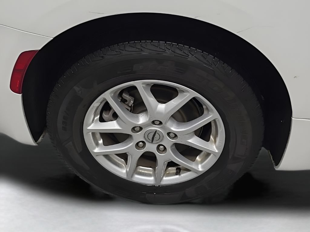 Used 2022 White Chrysler LX image 42