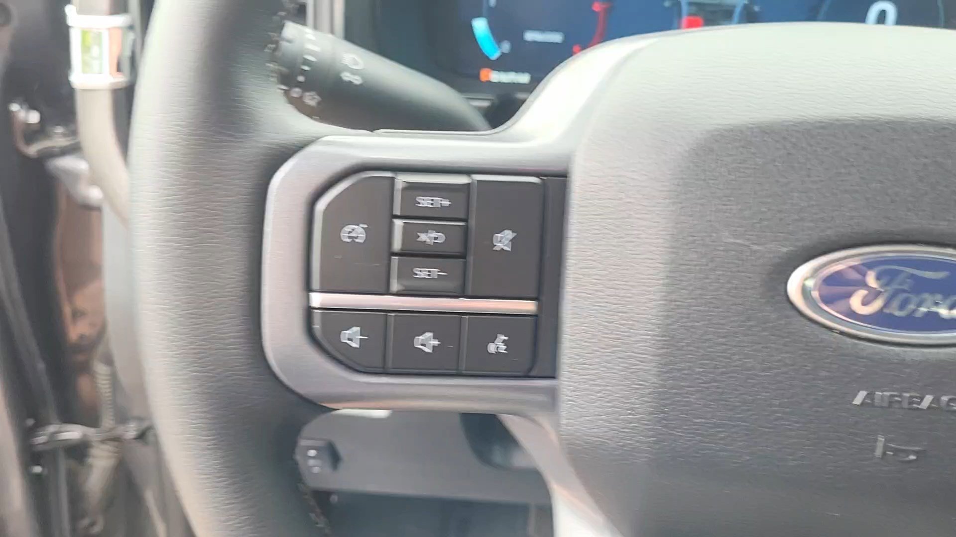 Certified Used 2025 Gray Metallic Ford LARIAT image 13