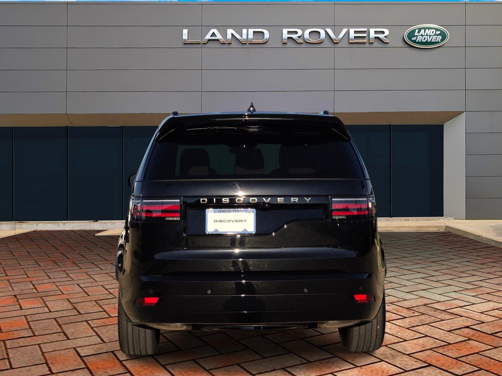 New 2026 Santorini Black Land Rover Dynamic SE image 5
