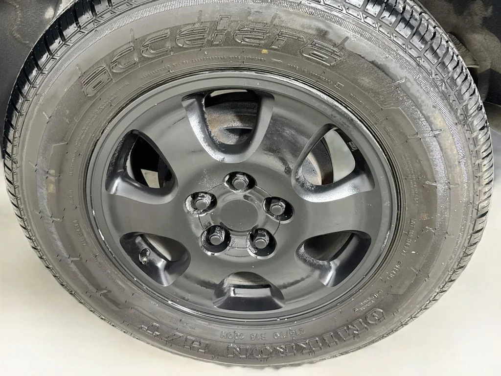 Used 1997  Toyota Base image 33
