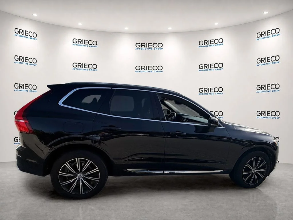 Used 2021 Onyx Black Metallic Volvo T6 Inscription image 8