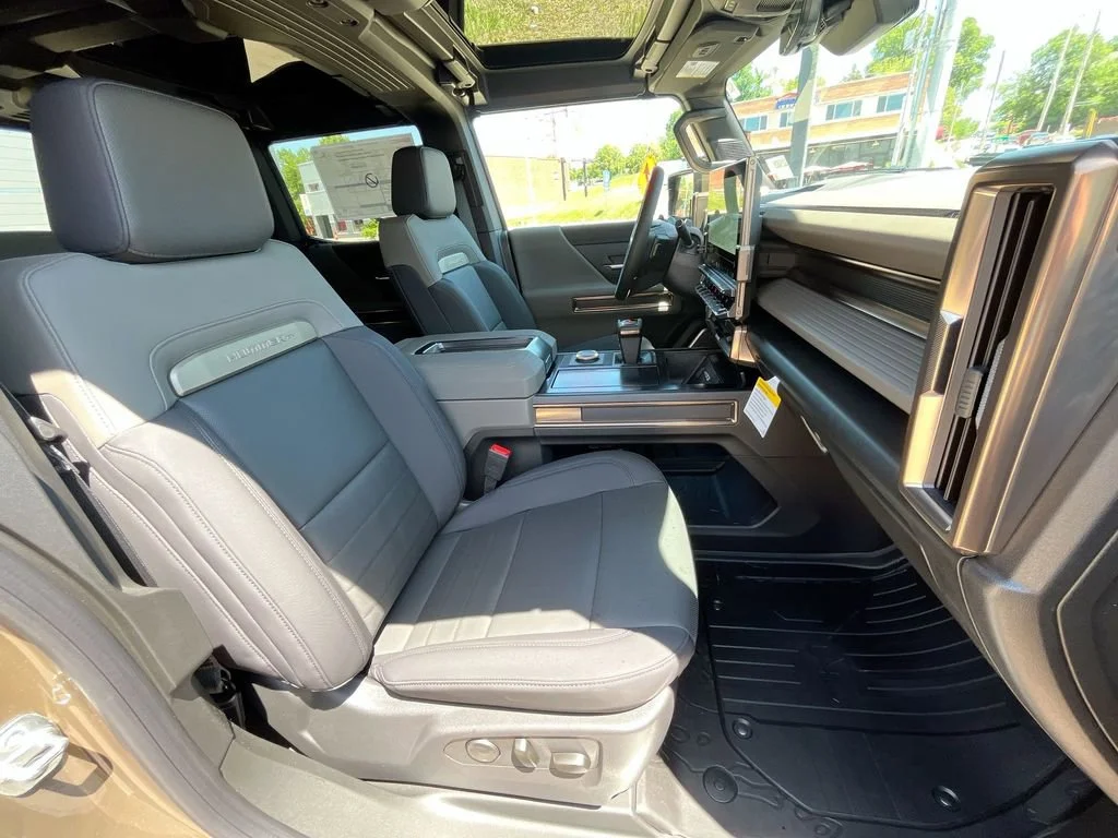 2025 GMC HUMMER EV 2X - Photo 44