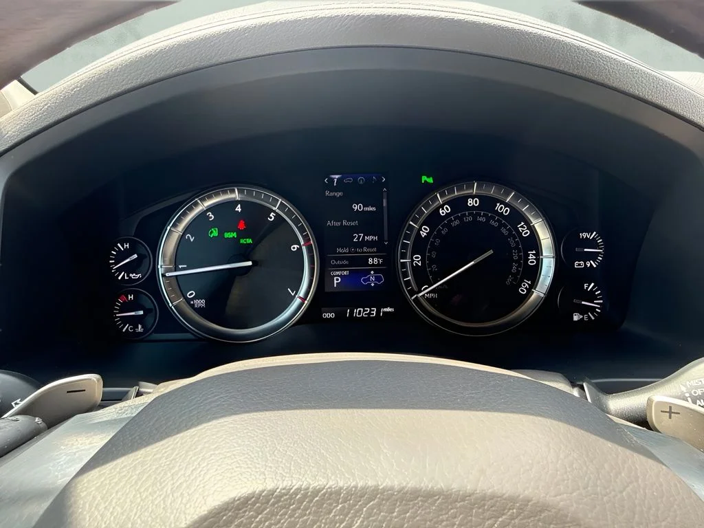 Used 2017 Black Lexus 570 image 27