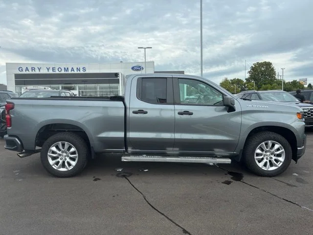 Used 2021 Steel Metallic Chevrolet Custom image 9