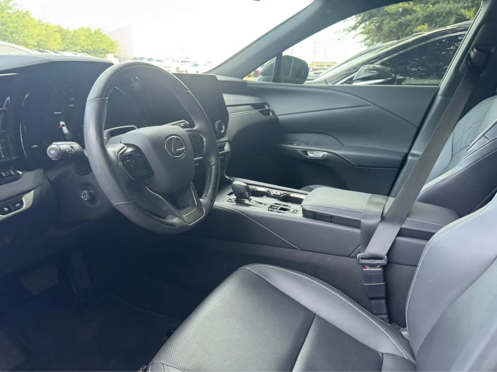 Used 2025 Nori Green Pearl Lexus Premium image 9