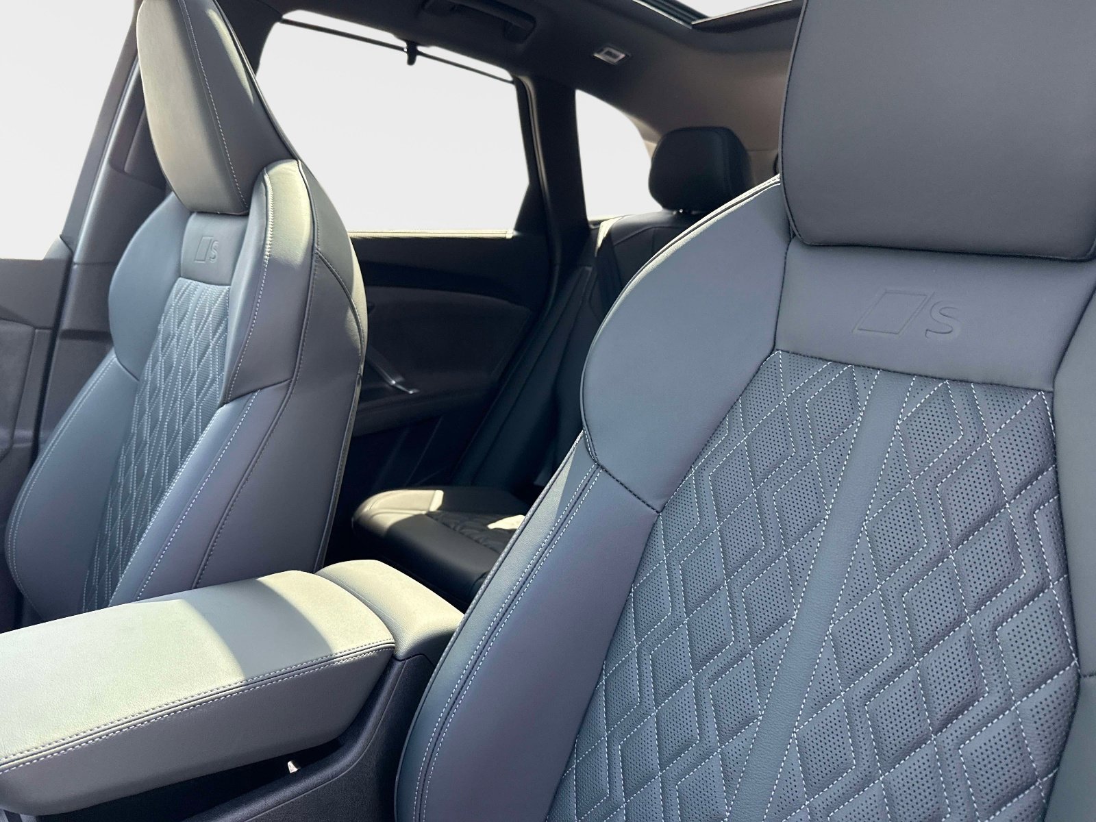 New 2026 Daytona Gray Pearl Effect Audi Premium Plus image 20