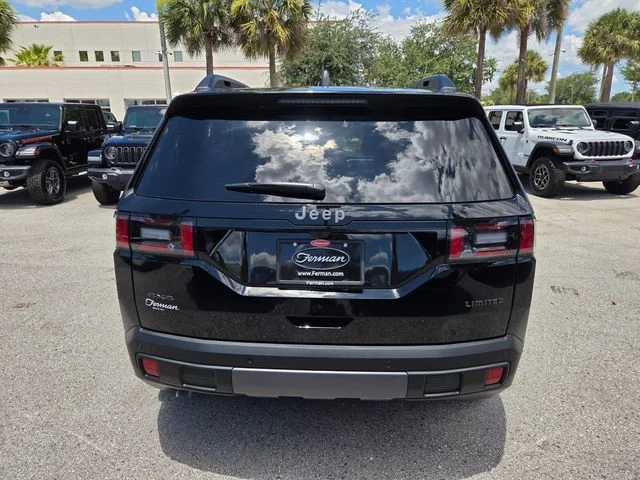 New 2026 Diamond Black Crystal Pearl-Coat Exterior Paint Jeep Limited image 11