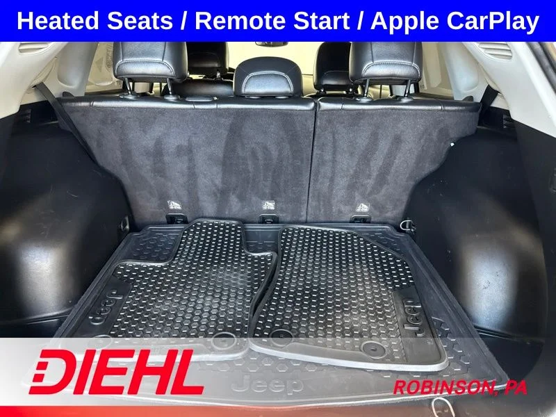 Used 2018 White Jeep Latitude image 10