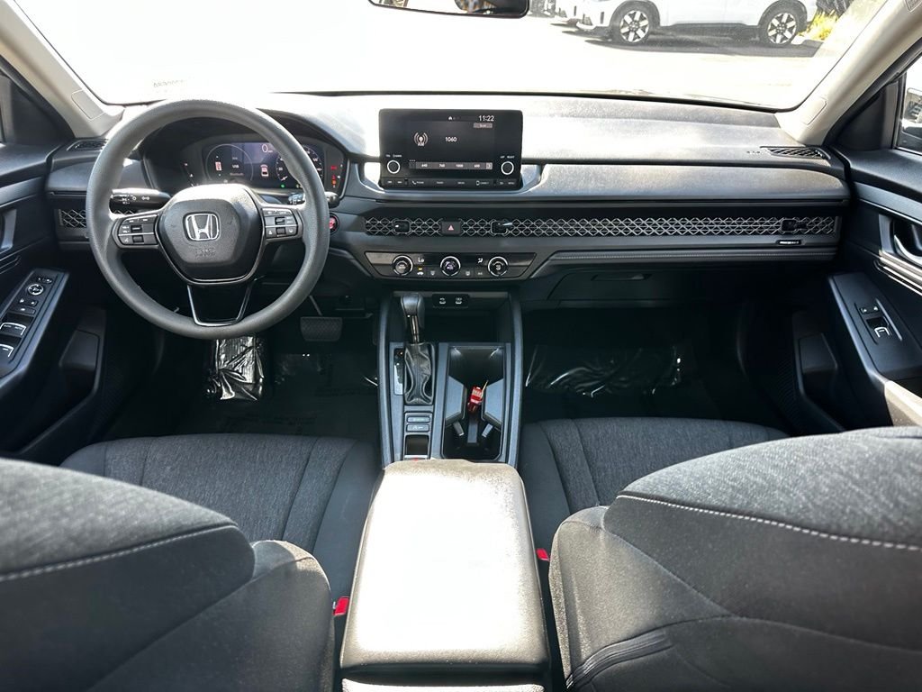 Used 2024  Honda LX image 16