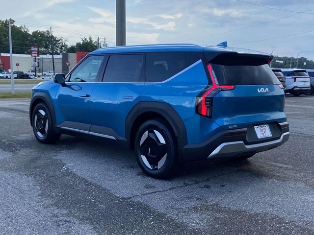 New 2026 Ocean Blue Kia Wind AWD image 4